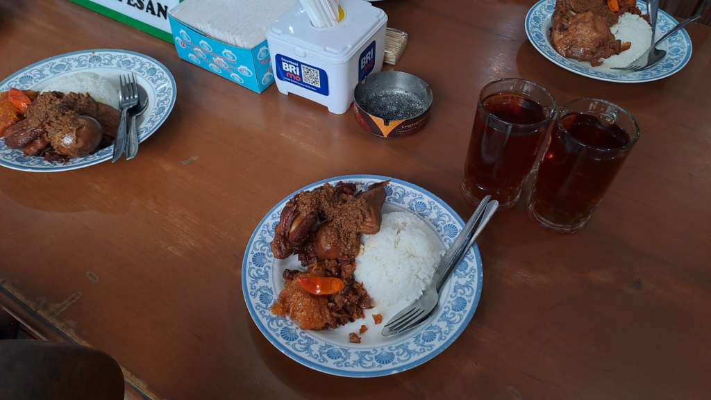 kuliner hits di jogja gudeg ahmad