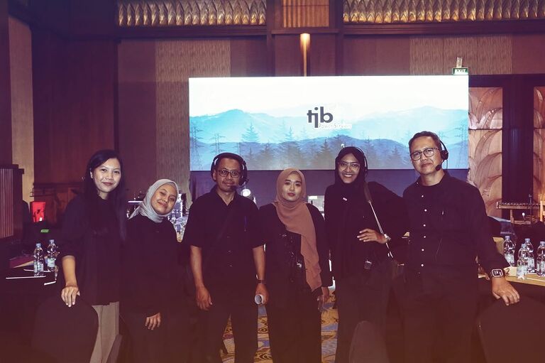 perbedaan Show Director dan FOH Manager
