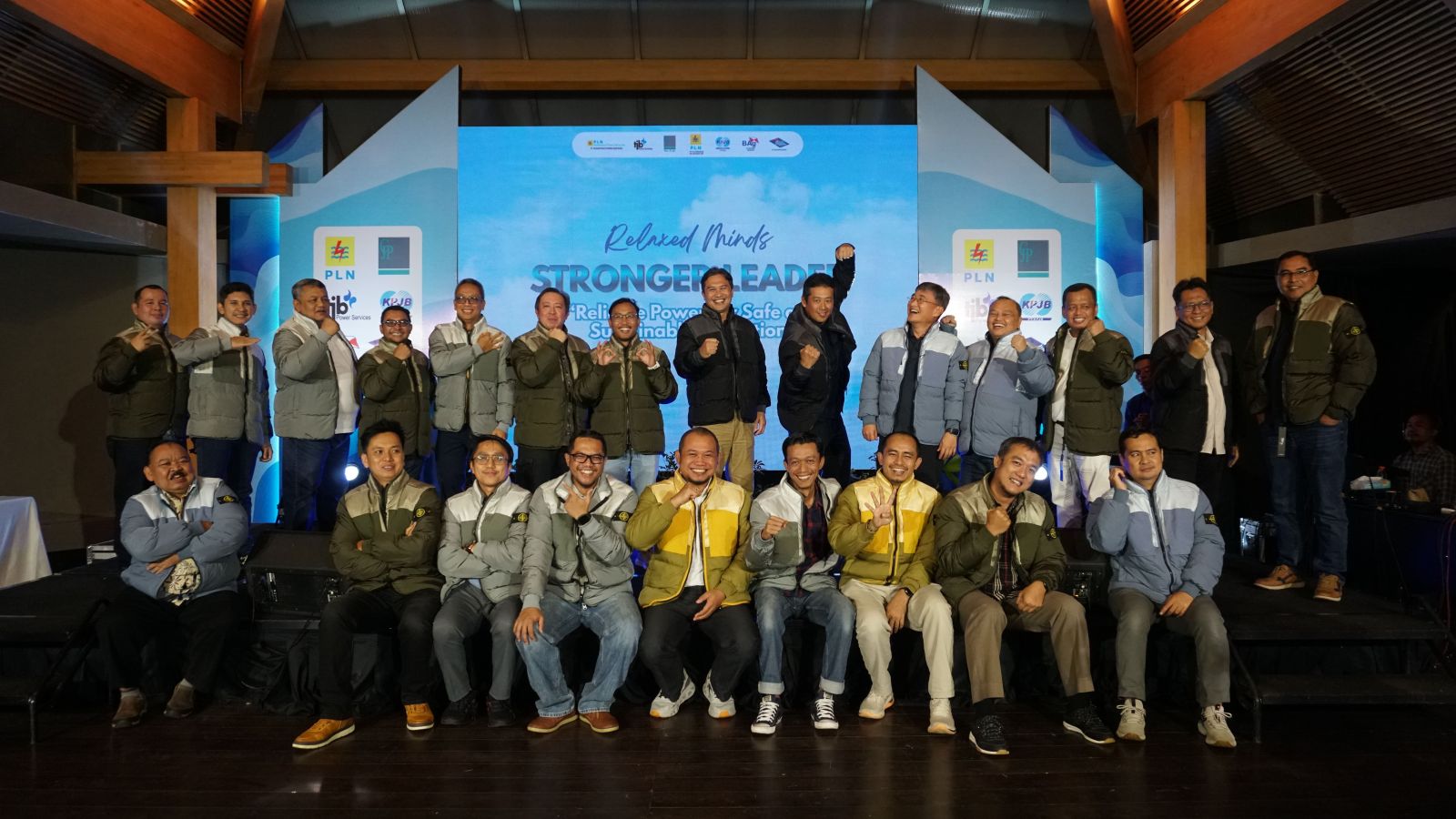management gathering perusahaan